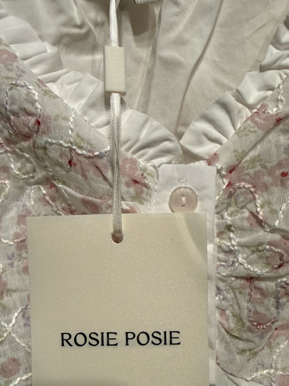 Rosie Posie White Embroidered Crop Button-Front Top women’s size large nwt - Picture 3 of 7